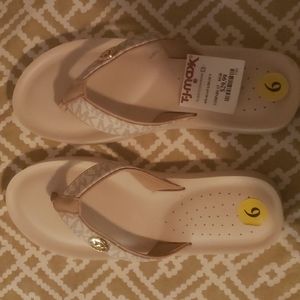 NWT Michael Kors Flip Flop Wedge Sandals Size 9